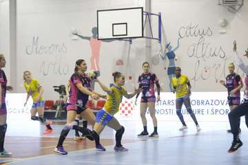 El equipo teldense pasa a cuartos de final tras ganar a HZRK Grude (43-18)/TA.